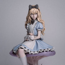 Load image into Gallery viewer, Alice au pays des merveilles, figurine Alice au pays des merveilles, figurine a peindre, Lewis Caroll
