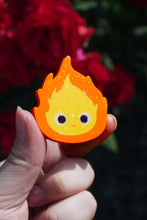 Load image into Gallery viewer, Pin&#39;s Calcifer, Pin&#39;s Ghibli, Magnet Calcifer, Magnet Ghibli, Le château ambulant, Howl moving castle, Daëlys Art
