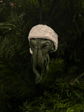 Charger l&#39;image dans la galerie, Décoration de Noël - Cthulhu
