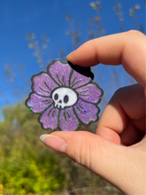 Load image into Gallery viewer, Pin&#39;s &amp; Magnet - Skull Flower
