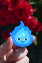 Load image into Gallery viewer, Pin&#39;s Calcifer, Pin&#39;s Ghibli, Magnet Calcifer, Magnet Ghibli, Le château ambulant, Howl moving castle, Daëlys Art
