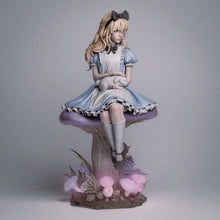 Load image into Gallery viewer, Alice au pays des merveilles, figurine Alice au pays des merveilles, figurine a peindre, Lewis Caroll
