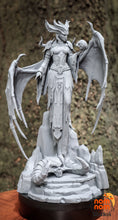 Charger l&#39;image dans la galerie, Lilith, Diablo, figurine Lilith
