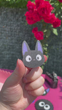 Load and play video in Gallery viewer, Pin&#39;s Jiji, Magnet Jiji, Pin&#39;s Ghibli, Magnet Ghibli, jiji cat, kiki la petite sorciere, kiki delivery service, Daëlys Art
