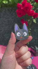 Load and play video in Gallery viewer, Pin&#39;s Jiji, Magnet Jiji, Pin&#39;s Ghibli, Magnet Ghibli, jiji cat, kiki la petite sorciere, kiki delivery service, Daëlys Art
